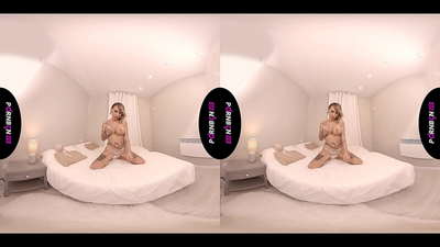 PORNBCN VR Isbaanishka qaan-gaadhka ah MILF ayaa siigaysa oo ku dhuuqaysa diggaaga POV iyadoo sigaar cabbinaysa oo ruxaysa lugaheeda